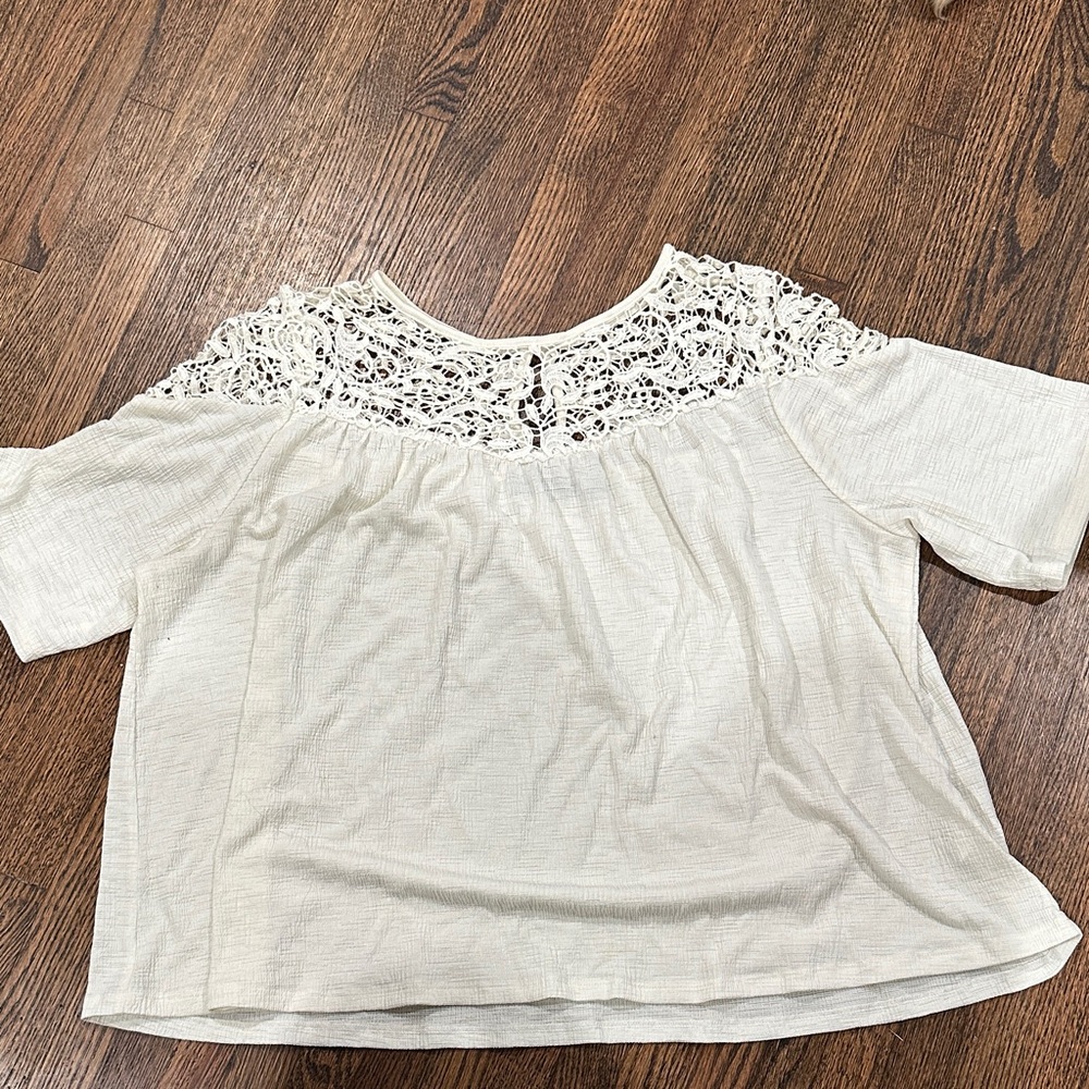 Apt. 9 Cream Lace Accent Blouse
